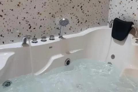 صورة من معرض المنشأة